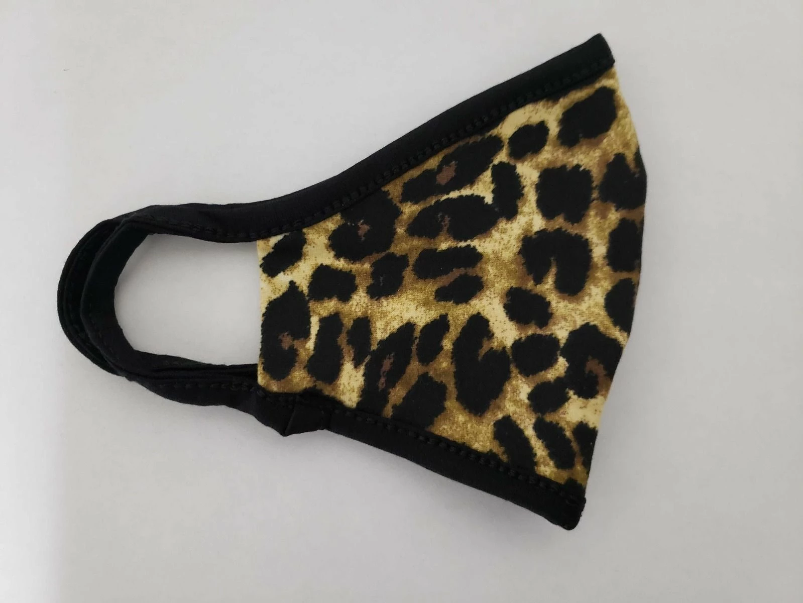 Protective Respirator Masks - Fashionable Designs 6 Protective Respirator Masks - Fashionable Designs - Image 4